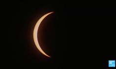 "On ne voit ça qu'une fois dans sa vie" : des millions de personnes émerveillées par l'éclipse totale
