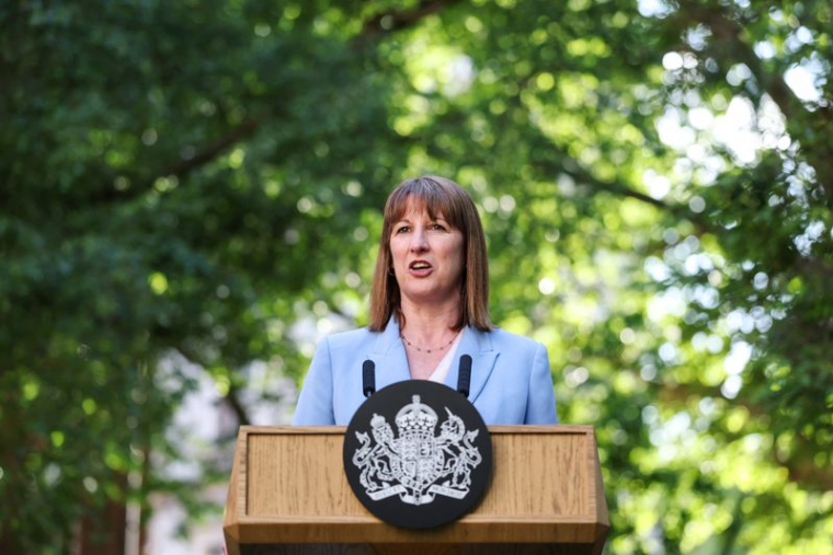 La ministre britannique des Finances Rachel Reeves s'exprime à Londres
