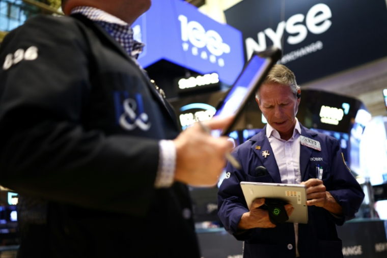 Des opérateurs à la Bourse de New York le 28 septembre 2026 ( AFP / CHARLY TRIBALLEAU )