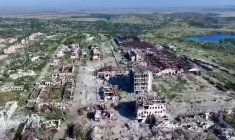 Les ruines de la petite ville de Tchassiv Iar, est de l'Ukraine - selon des images fournies par l'armée russe le 31 juillet 2025 ( Russian Defence Ministry / Handout )