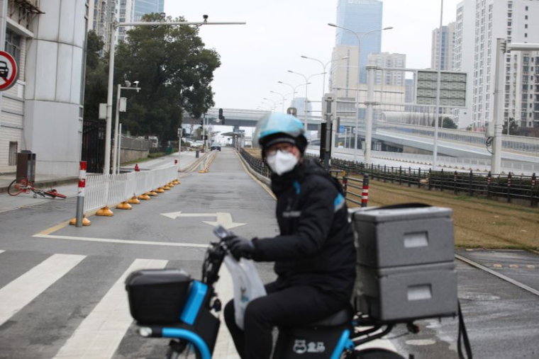 EN CHINE, JEUX VIDÉO, YOGA ET PRÉSERVATIFS CONTRE LE CORONAVIRUS