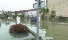 Crues: le ministre Mathieu Lefèvre visite les sinistrés à Saintes