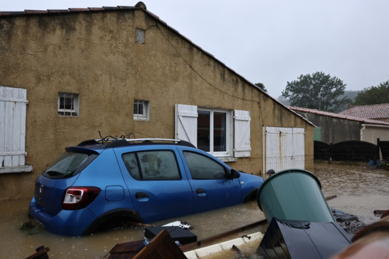 Inondations à Saint-Mitre-les-Remparts, près de Marseille, le 20 octobre 2026 ( AFP / Thibaud MORITZ )