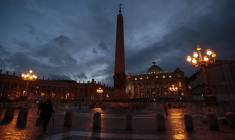 Vue générale de la place Saint-Pierre au Vatican