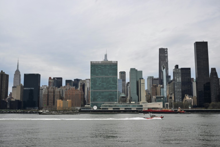 Le siège de l'ONU au bord de l'East River à New York, le 10 avril 2025 ( AFP / ANGELA WEISS )