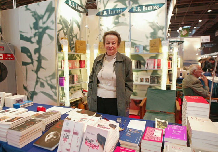 L'ancienne ministre de l'Environnement Huguette Bouchardeau, fondatrice et directrice des édition H.B. éditions, le 22 mars 2002 à Paris, au 22e Salon du livre ( AFP / JACQUES DEMARTHON )