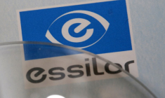 LA CE PROMET UN EXAMEN ATTENTIF DE LA FUSION ESSILOR-LUXOTTICA