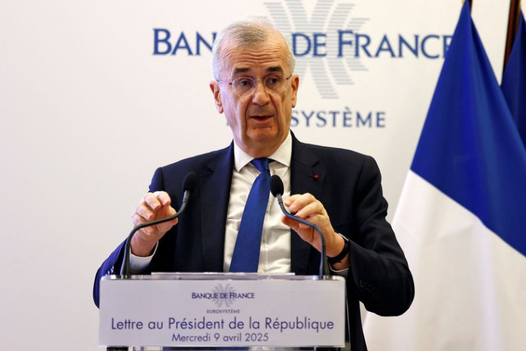 Le gouverneur de la banque centrale française, M. Villeroy de Galhau, donne une conférence de presse sur l'état de l'économie