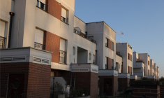 Des logements sociaux à Thiais (Val-de-Marne) le 21 janvier 2023.  ( AFP / GEOFFROY VAN DER HASSELT )