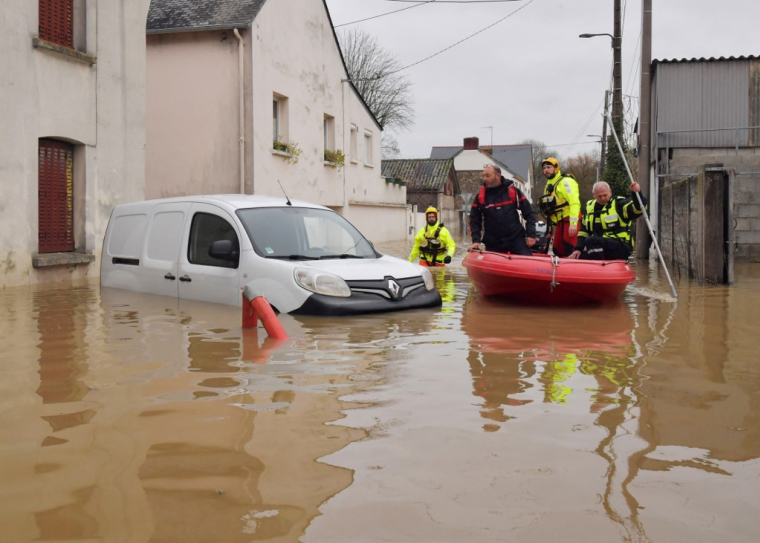 Une rue inondée à Saint-Nicolas-de-Redon, le 1er février 2025. (illustration) ( AFP / JEAN-FRANCOIS MONIER )