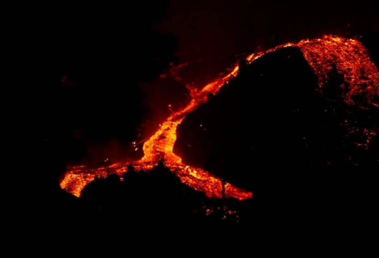 ESPAGNE: NOUVELLES COULÉES DE LAVE ET NOUVELLES ÉVACUATIONS À LA PALMA