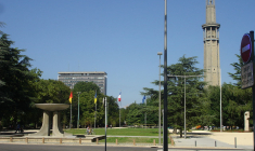 Le parc Paul-Mistral et la tour Perret (Crédit photo: simdaperce - Wikimedia Commons)