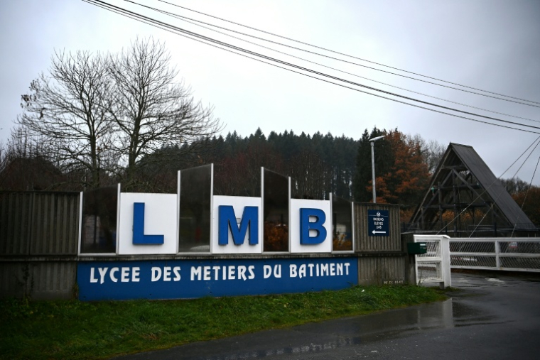 L'entrée du Lycée des Métiers du Bâtiment (LMB) à Felletin, le 10 décembre 2025 dans la Creuse ( AFP / Christophe ARCHAMBAULT )
