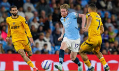 Manchester City enchaîne un cinquième succès de rang face à Wolverhampton