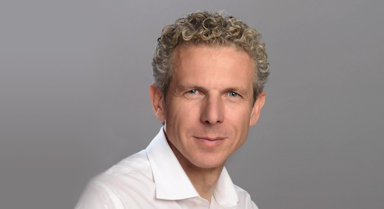 Gilles Babinet, auteur de plusieurs ouvrages dont « L’ère numérique, un nouvel âge de l’humanité » et « Information digitale, l’avènement des plateformes » aux éditions Le Passeur. (© DR)