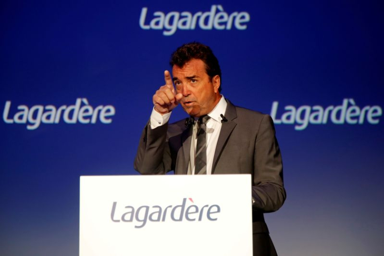 ARNAULT SE RETIRE DE LA HOLDING PERSONNELLE D'ARNAUD LAGARDÈRE