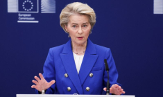 La présidente de la Commission européenne Ursula von der Leyen fait une déclaration sur les plans visant à renforcer l'industrie européenne de la défense et les capacités militaires de l'Union Européenne, à Bruxelles