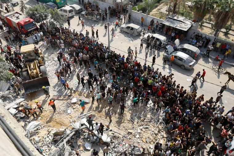 Dégâts constatés après une frappe israélienne sur la bande de Gaza