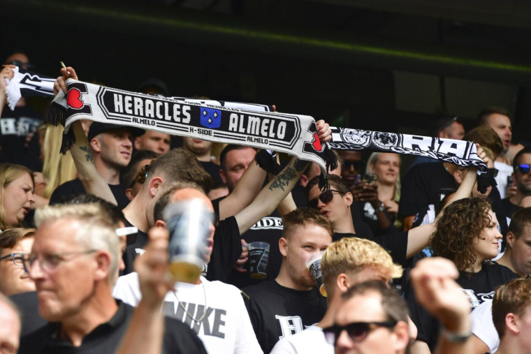 Pays-Bas : le match entre Heracles et Groningue interrompu à la suite d’affrontements dans les tribunes