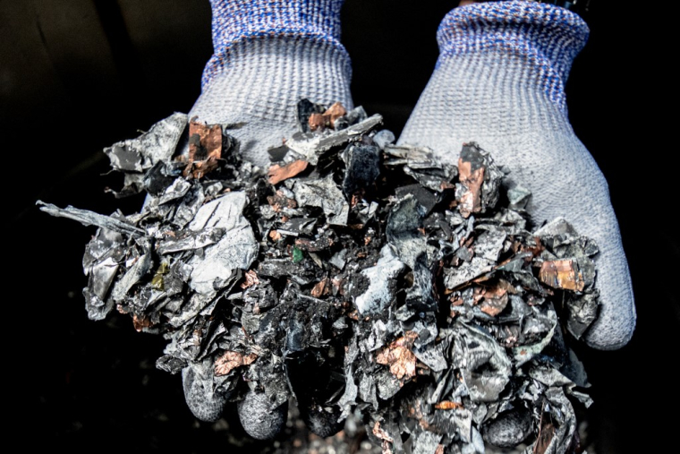 Des métaux issus du recyclage de batteries. (illustration) ( AFP / EZEQUIEL BECERRA )