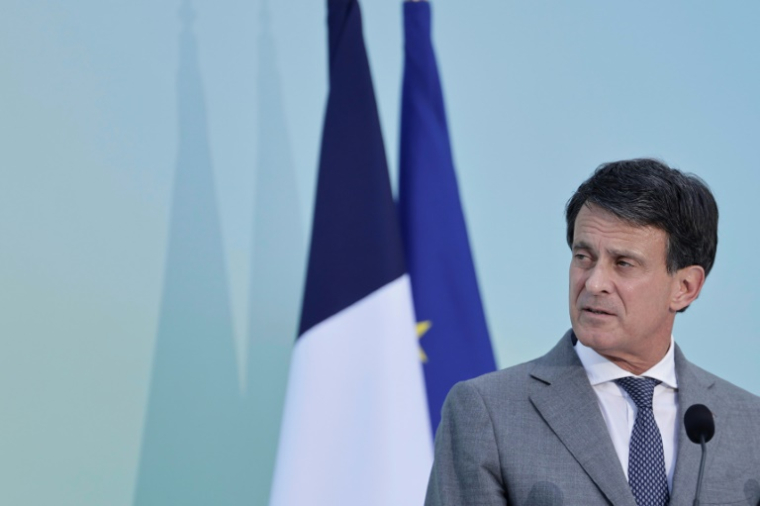 Le ministre des Outre-mer, Manuel Valls, à Paris le 10 juillet 2025 ( AFP / STEPHANE DE SAKUTIN )