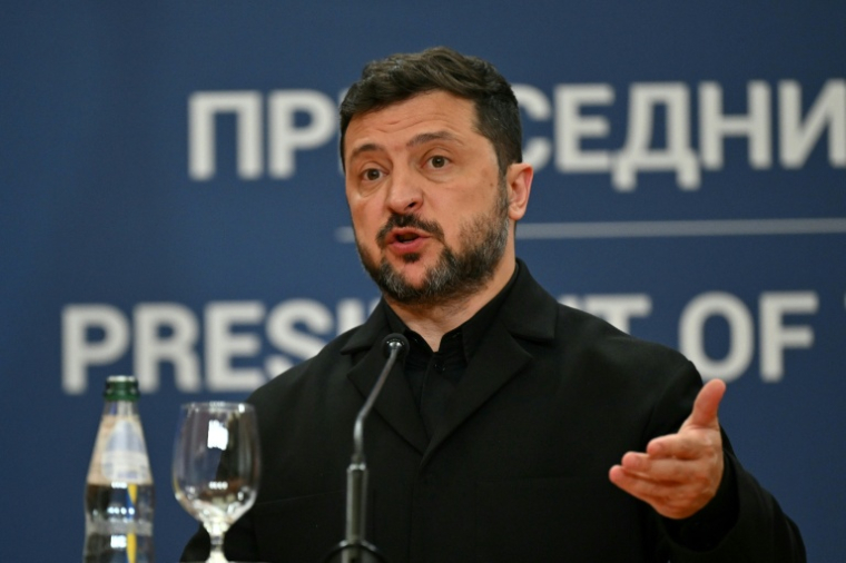 Le président ukrainien Volodymyr Zelensky, lors d'une conférence de presse le 8 août 2026 à Belgrade, avec son homlogue serbe Aleksandar Vucic ( AFP / Andrej ISAKOVIC )