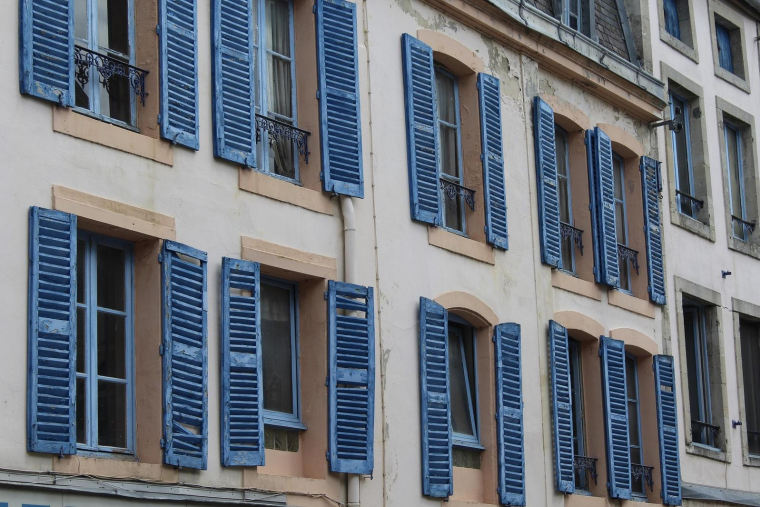 La date de construction d'un immeuble est une information fondamentale, notamment lors d'une transaction immobilière. (illustration) (Louise36 / Pixabay)