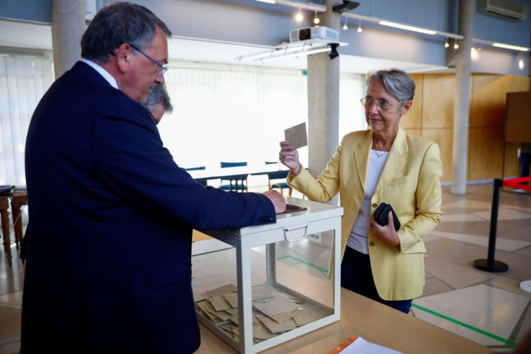 BORNE APPELLE À DONNER À MACRON "UNE MAJORITÉ FORTE ET CLAIRE"