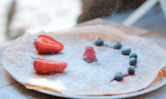 une crepe avec le sourire (Crédits: Unsplash - Toa Heftiba)
