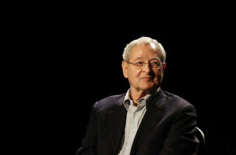 Peter Nadas, écrivain hongrois, est photographié lors de la présentation de son livre, "Forensic Investigation", au centre culturel Eotvos10 de Budapest, le 24 octobre 2024. ( AFP / PETER KOHALMI )