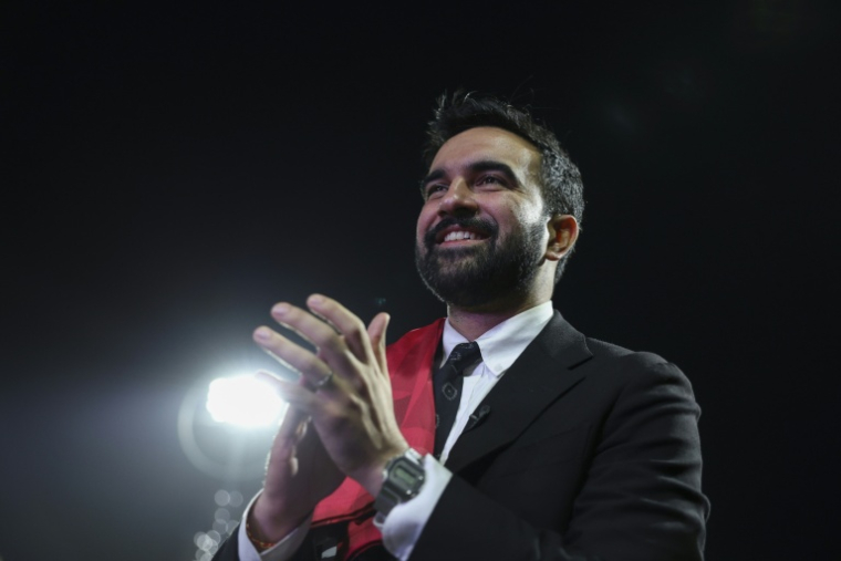Le candidat démocrate pour la mairie de New York Zohran Mamdani lors d'un tournoi de footbal à New York, le 19 octobre 2025. ( AFP / ANGELA WEISS )