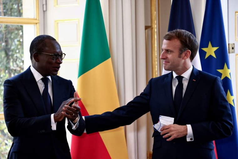 LA FRANCE RESTITUE OFFICIELLEMENT DES OEUVRES D'ART SAISIES AU BÉNIN