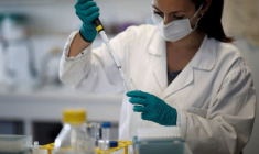 FRANCE: LA CIRCULATION DU CORONAVIRUS TOUJOURS "SOUTENUE" AVEC 1.377 NOUVEAUX CAS