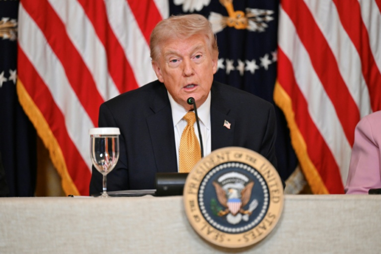 Le président américain Donald Trump répond aux journalistes le 16 mars 2026 à la Maison Blanche ( AFP / Annabelle GORDON )