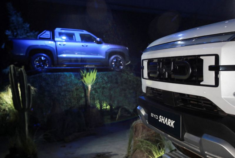 Le BYD Shark présenté lors d'un événement à Mexico City