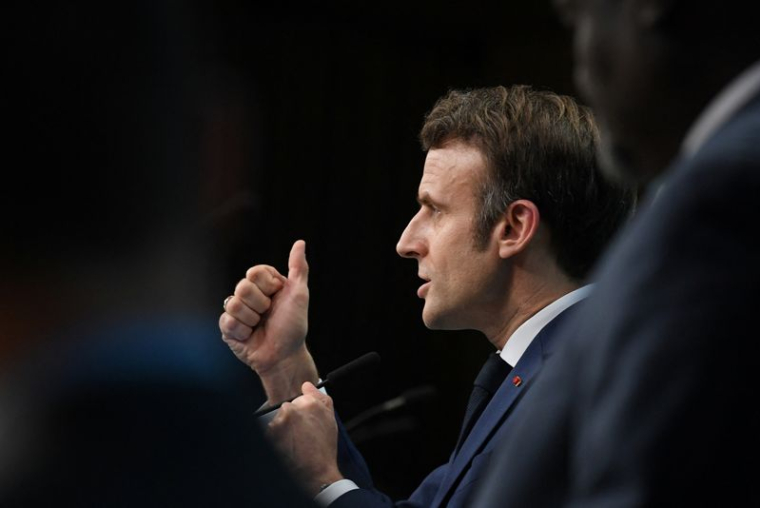 UKRAINE: MACRON PROMET UNE RÉACTION "SANS FAIBLESSE" FACE À LA RUSSIE