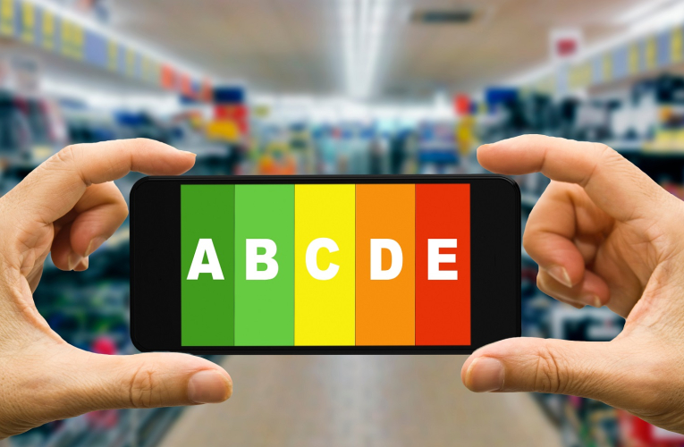 La nouvelle version du Nutri-Score pénalise davantage et de façon scientifiquement pertinente. (crédit : Adobe Stock)