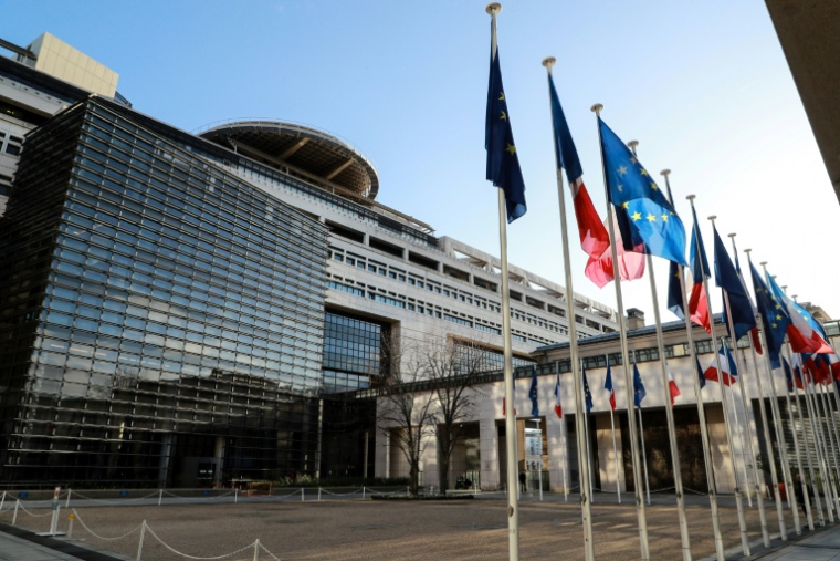 L'Insee doit dire jeudi si la dette française a encore gonflé au deuxième trimestre ( AFP / Ludovic Marin )