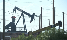 Un derrick à pétrole de Chevron à Bakersfield en Californie en novembre 2016 ( AFP / Frederic J. BROWN )