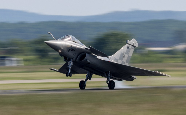 Un Rafale à Zagreb, en Croatie, le 10 mai 2025. ( AFP / DAMIR SENCAR )