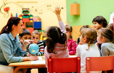 Le montant de l'allocation de rentrée scolaire - iStock.com / vgajic