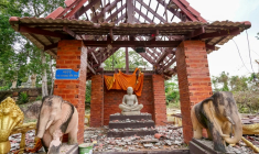 Une pagode endommagée par des tirs d'artillerie à Oddar Meanchey, au Cambodge, le 25 juillet 2025 ( AFP / - )