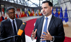 Le ministre français du Commerce extérieur, Laurent Saint-Martin, lors d'une réunion du Conseil des Affaires étrangères à Bruxelles le 15 mai 2025 ( AFP / SIMON WOHLFAHRT )
