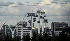 Les cabines du premier téléphérique urbain d'Île-de-France, le C1, à Limeil-Brévannes, dans le Val-de-Marne, le 20 novembre 2025 ( AFP / JULIEN DE ROSA )