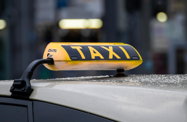 Les chauffeurs de taxi ont jusqu'au 1er mai pour appliquer cette nouvelle grille tarifaire. (Illustration) (birgl / Pixabay)