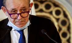 CORONAVIRUS: LE DRIAN, CAS CONTACT, SE PLACE À L'ISOLEMENT