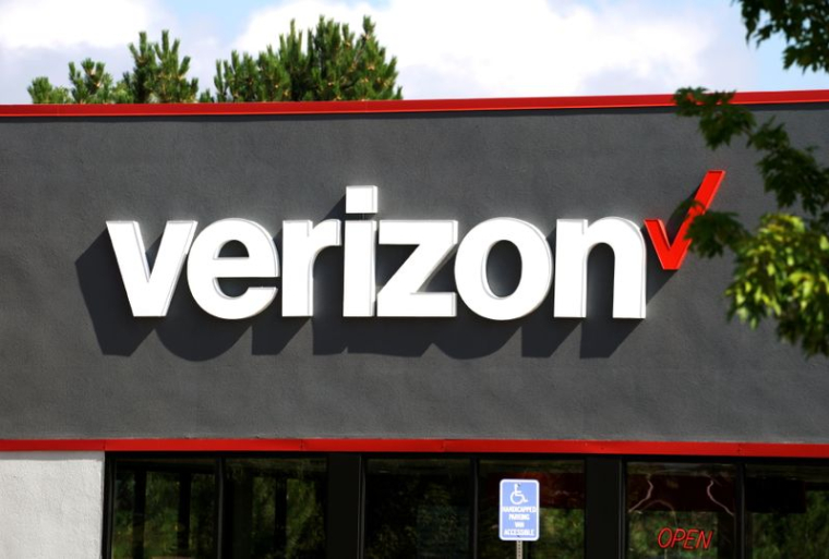 VERIZON BAT LES ESTIMATIONS DE RECRUTEMENT D'ABONNÉS AU T2