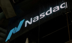 Le logo du Nasdaq est affiché sur le site de la bourse du Nasdaq à New York