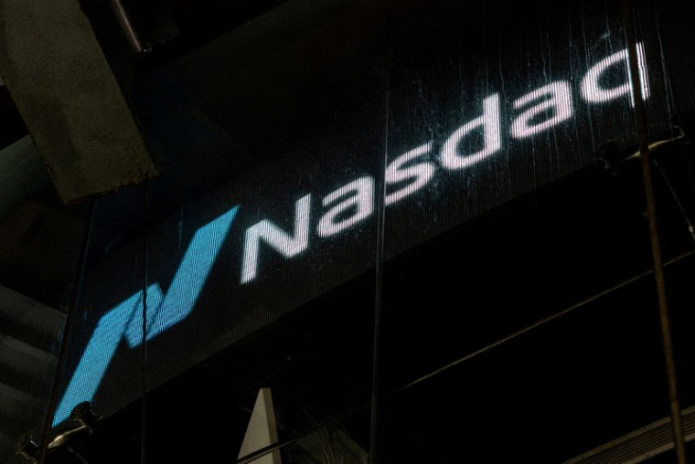 Le logo du Nasdaq est affiché sur le site de la bourse du Nasdaq à New York