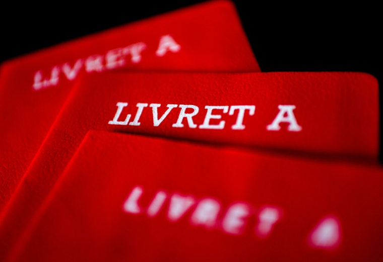 La Banque de France et le ministre de l'Economie Eric Lombard doivent se prononcer mercredi sur le nouveau taux de rémunération du Livret A, attendu autour de 1,7% à partir du 1er août ( AFP / Denis CHARLET )